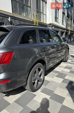 Позашляховик / Кросовер Audi Q7 2015 в 