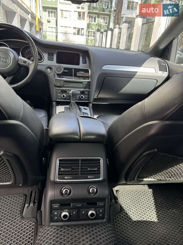 Внедорожник / Кроссовер Audi Q7 2015 в Ирпене