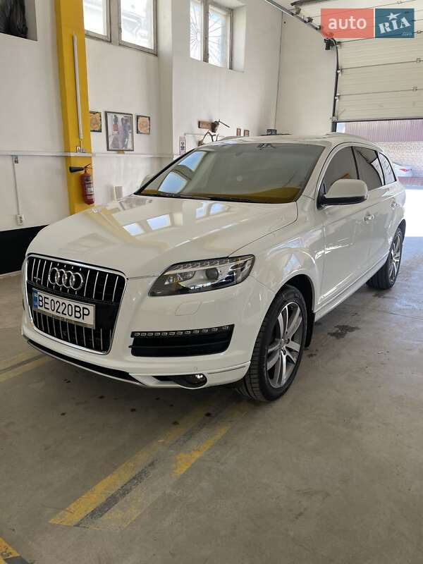 Внедорожник / Кроссовер Audi Q7 2013 в 