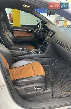 Внедорожник / Кроссовер Audi Q7 2013 в 