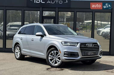 Внедорожник / Кроссовер Audi Q7 2018 в 