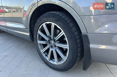 Позашляховик / Кросовер Audi Q7 2016 в 