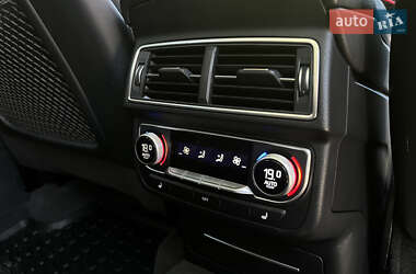 Внедорожник / Кроссовер Audi Q7 2015 в 