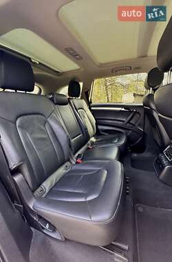 Внедорожник / Кроссовер Audi Q7 2015 в 