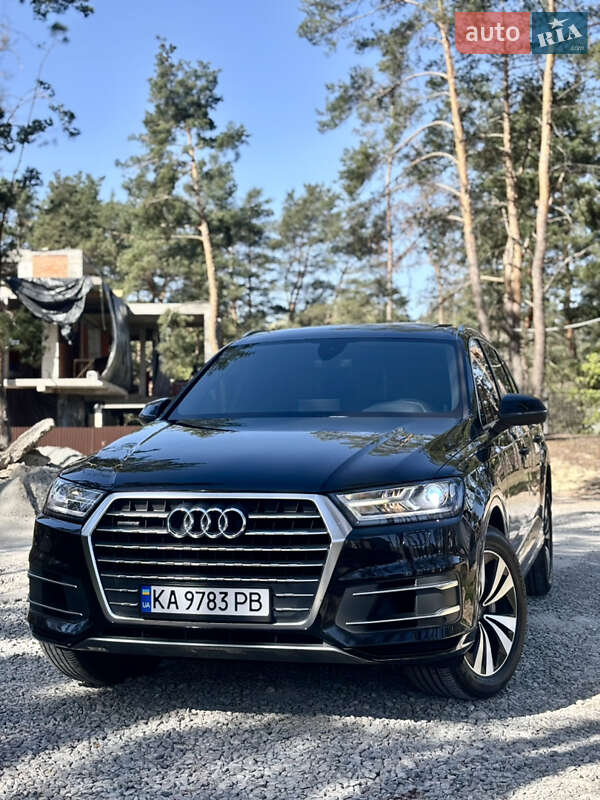 Позашляховик / Кросовер Audi Q7 2016 в 