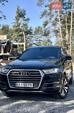 Позашляховик / Кросовер Audi Q7 2016 в 