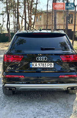 Позашляховик / Кросовер Audi Q7 2016 в 