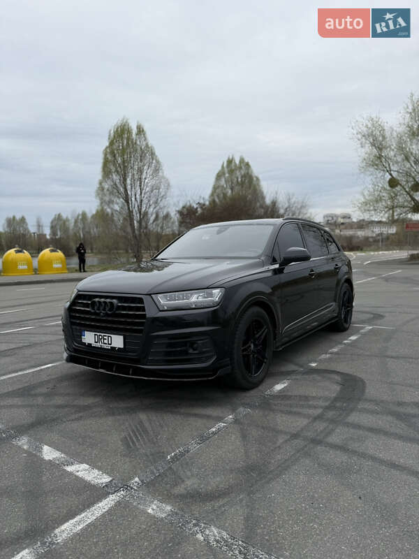 Внедорожник / Кроссовер Audi Q7 2017 в Буче