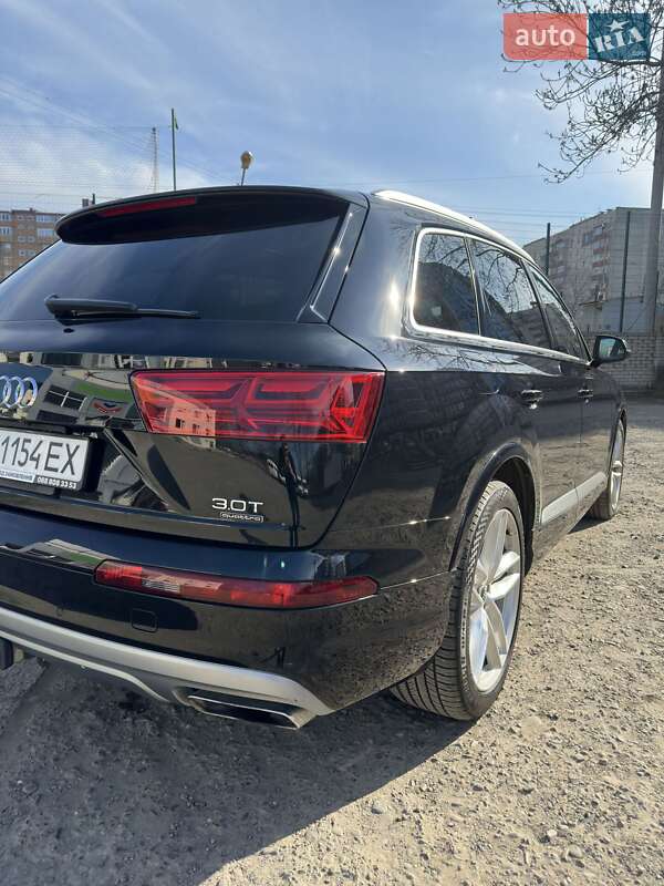 Внедорожник / Кроссовер Audi Q7 2017 в Черновцах