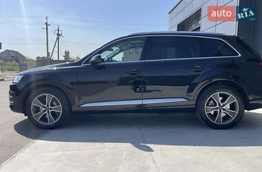 Позашляховик / Кросовер Audi Q7 2017 в 