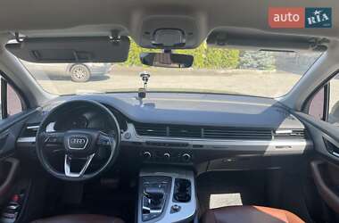 Внедорожник / Кроссовер Audi Q7 2017 в 