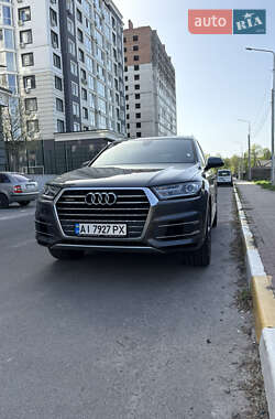 Внедорожник / Кроссовер Audi Q7 2018 в 