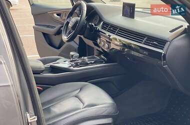Внедорожник / Кроссовер Audi Q7 2017 в 