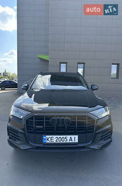 Внедорожник / Кроссовер Audi Q7 2020 в 