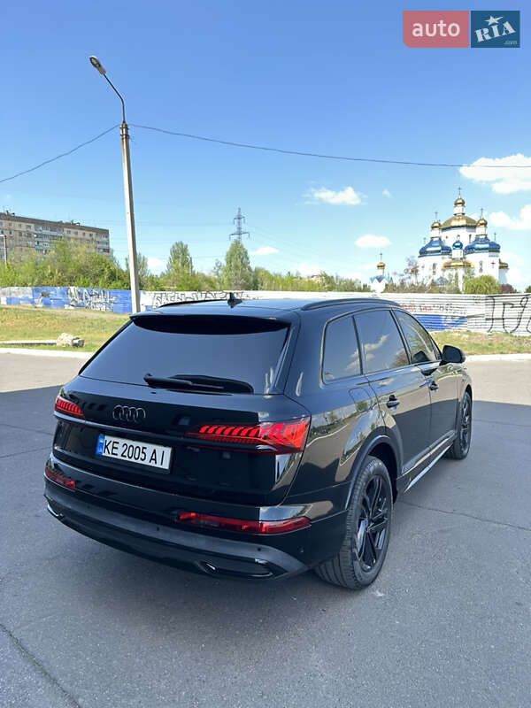 Внедорожник / Кроссовер Audi Q7 2020 в Кривом Роге