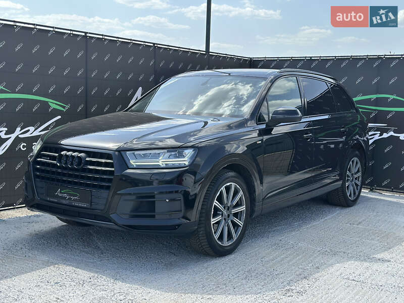 Внедорожник / Кроссовер Audi Q7 2016 в 