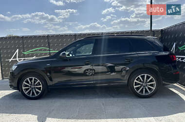 Внедорожник / Кроссовер Audi Q7 2016 в 