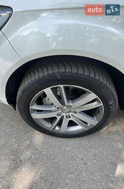 Внедорожник / Кроссовер Audi Q7 2013 в 
