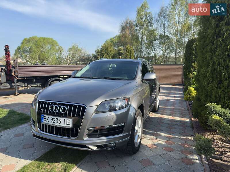 Внедорожник / Кроссовер Audi Q7 2011 в 