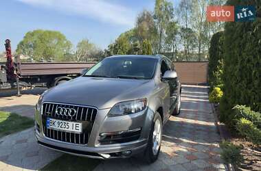 Внедорожник / Кроссовер Audi Q7 2011 в 