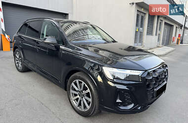 Внедорожник / Кроссовер Audi Q7 2023 в 