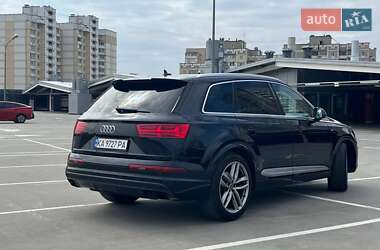 Внедорожник / Кроссовер Audi Q7 2015 в 