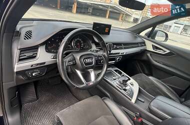 Внедорожник / Кроссовер Audi Q7 2015 в 