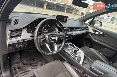 Внедорожник / Кроссовер Audi Q7 2015 в 