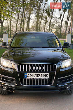 Внедорожник / Кроссовер Audi Q7 2013 в 