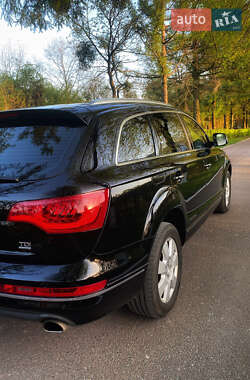 Внедорожник / Кроссовер Audi Q7 2013 в 