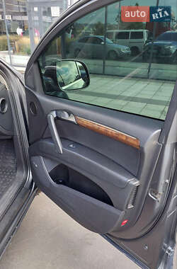 Внедорожник / Кроссовер Audi Q7 2012 в 