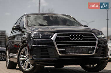 Позашляховик / Кросовер Audi Q7 2015 в 