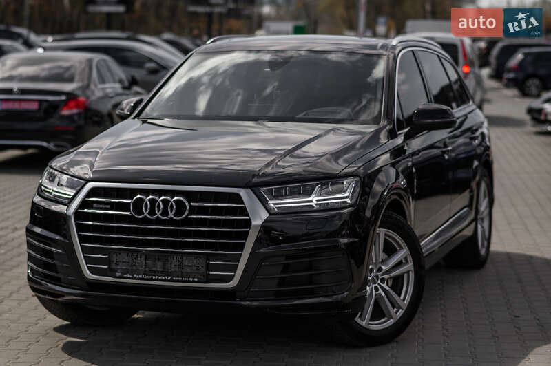 Позашляховик / Кросовер Audi Q7 2015 в 