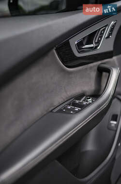 Позашляховик / Кросовер Audi Q7 2015 в 