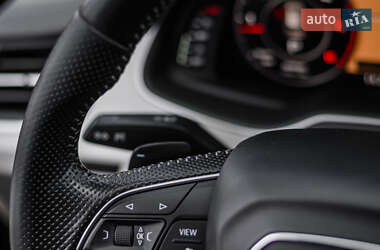 Позашляховик / Кросовер Audi Q7 2015 в 
