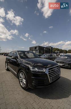 Позашляховик / Кросовер Audi Q7 2015 в 