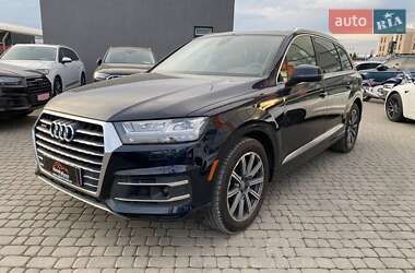 Внедорожник / Кроссовер Audi Q7 2016 в 