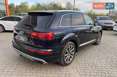 Внедорожник / Кроссовер Audi Q7 2016 в 