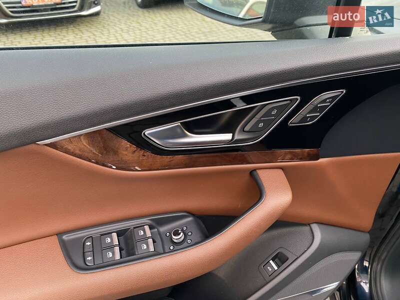 Позашляховик / Кросовер Audi Q7 2016 в Львові