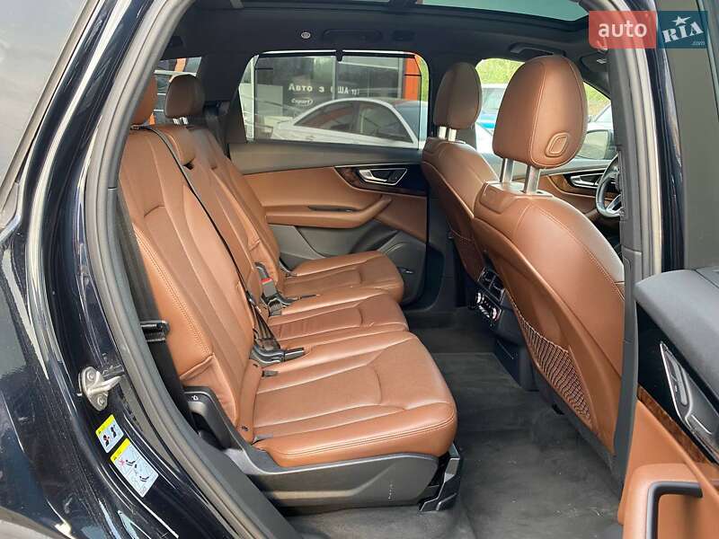 Позашляховик / Кросовер Audi Q7 2016 в Львові