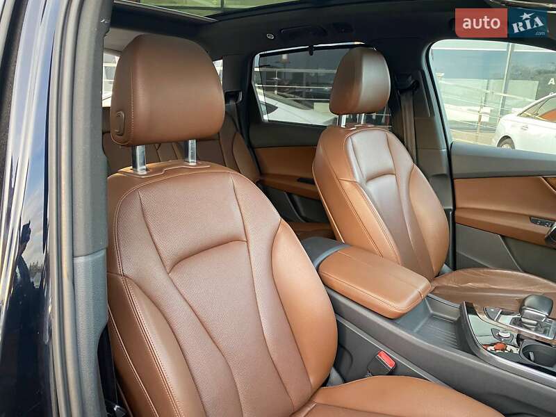 Позашляховик / Кросовер Audi Q7 2016 в Львові