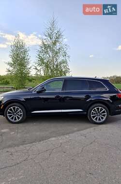 Внедорожник / Кроссовер Audi Q7 2016 в 