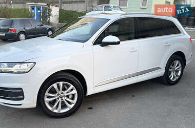 Внедорожник / Кроссовер Audi Q7 2019 в 