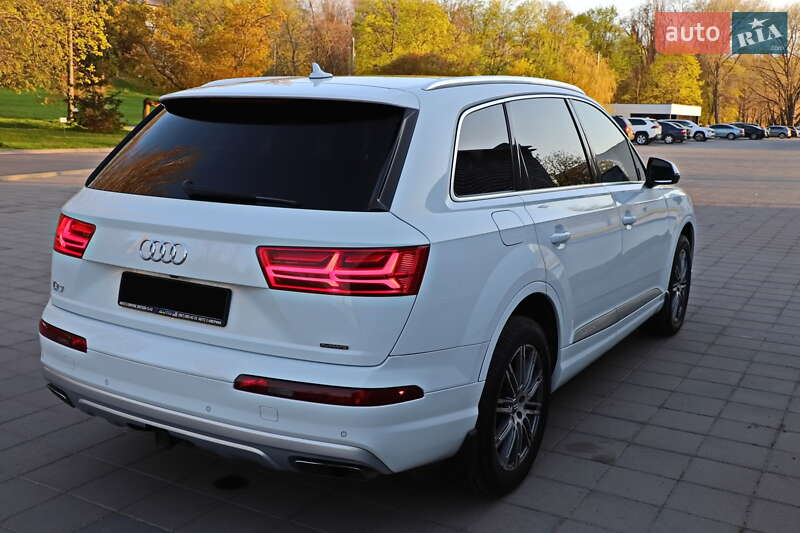 Внедорожник / Кроссовер Audi Q7 2017 в Кременчуге