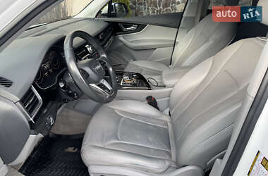 Позашляховик / Кросовер Audi Q7 2016 в 