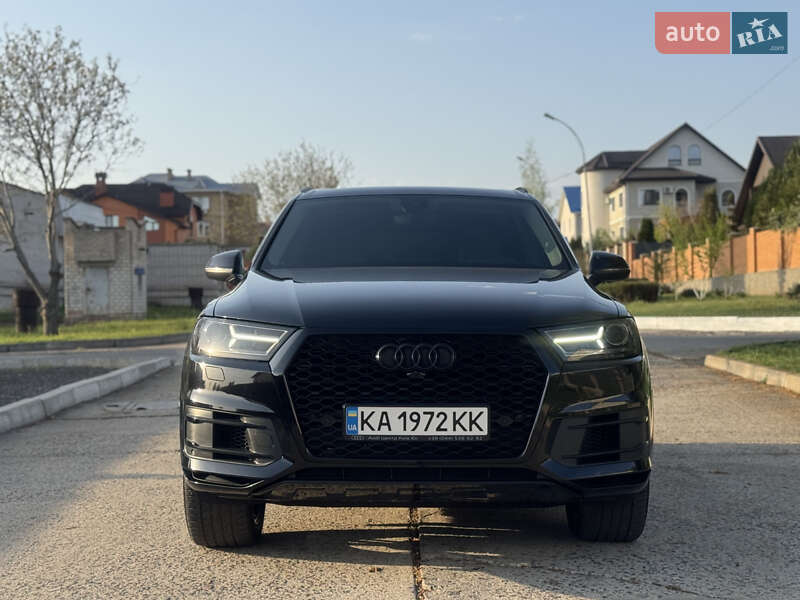 Внедорожник / Кроссовер Audi Q7 2017 в Южноукраинске
