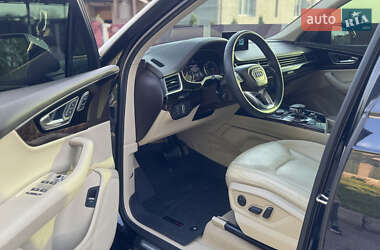 Внедорожник / Кроссовер Audi Q7 2017 в 
