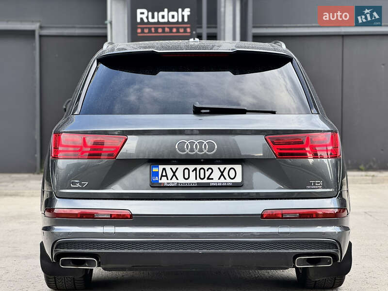 Позашляховик / Кросовер Audi Q7 2015 в Києві