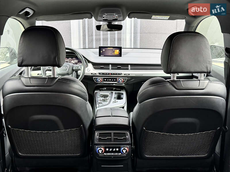Позашляховик / Кросовер Audi Q7 2015 в Києві