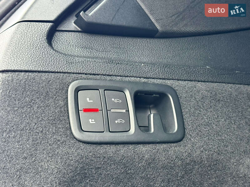 Позашляховик / Кросовер Audi Q7 2015 в Києві